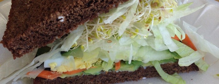 Crock & Kettle Sandwich is one of Tempat yang Disimpan KENDRICK.