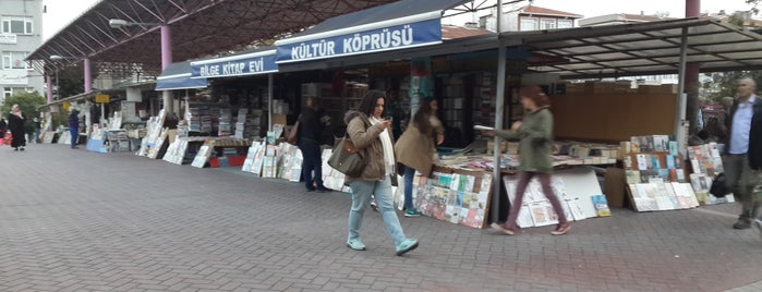Bakırköy Kültür Köprüsü is one of Locais curtidos por Sertan.