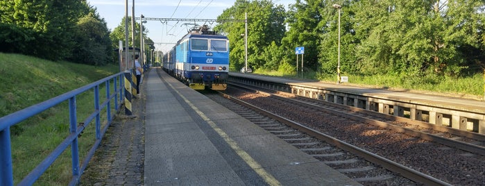 Železniční zastávka Záhlinice is one of Železniční stanice ČR: Z-Ž (14/14).