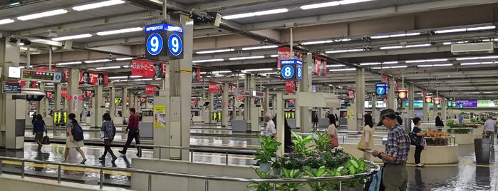 Hankyu Osaka-umeda Station (HK01) is one of 京阪神の鉄道駅.