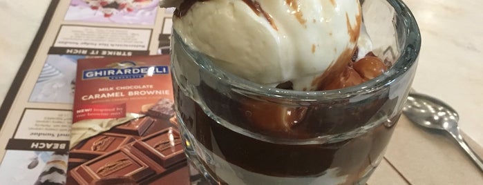 Ghirardelli Ice Cream & Chocolate Shop is one of Caddebostan English Academyさんのお気に入りスポット.