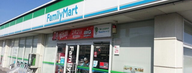 FamilyMart is one of Tempat yang Disukai Minami.