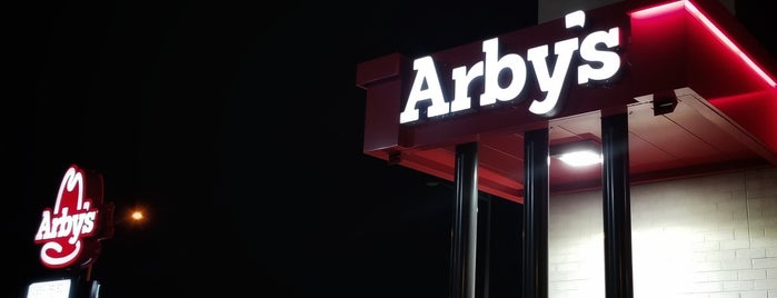 Arby's is one of Locais curtidos por Travis.