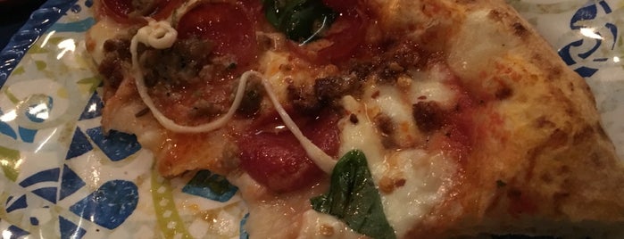 Pizzeria Credo is one of Brentさんのお気に入りスポット.