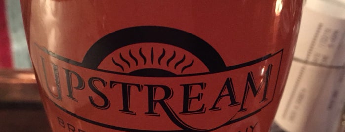 Upstream Brewing Company is one of Lugares favoritos de Brent.