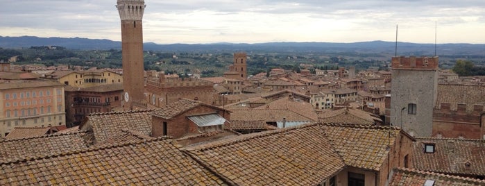 Siena is one of Italia.