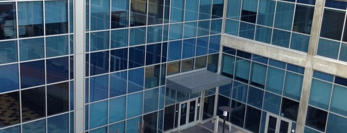 SDCC MS Building is one of Orte, die Veronica gefallen.