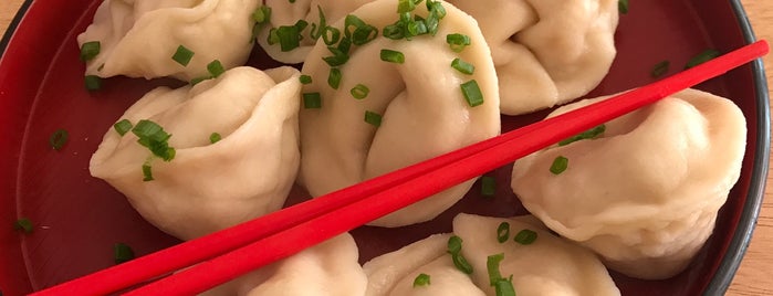 momo handmade dumplings is one of Danielleさんのお気に入りスポット.