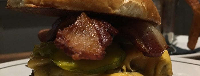 H&F Burger is one of Lugares favoritos de Phil.