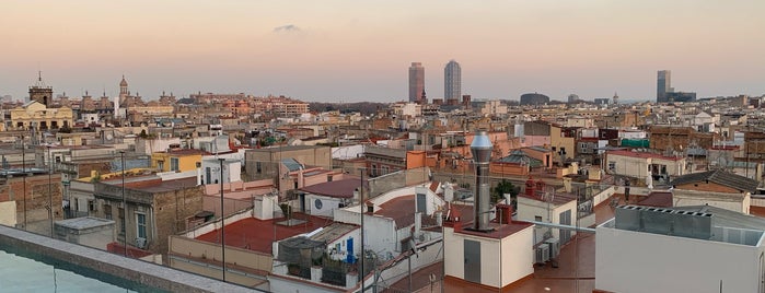 Hotel Yurbban Rooftop Pool is one of Barcelona.