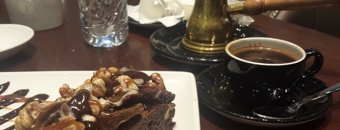 Butlers Chocolate Cafe is one of Posti che sono piaciuti a Khawla.