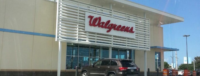 Walgreens is one of Lugares favoritos de Alexander.