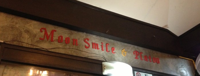 Moon, Smile & Platoo is one of Nazli’s Liked Places.