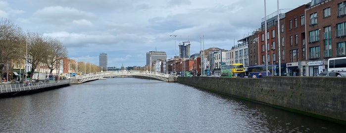 The Ha'penny (Liffey) Bridge is one of Dublin To Do (2012 & 2014).