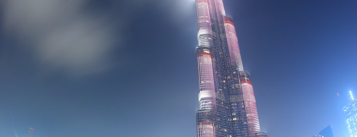 Burj Khalifa is one of Lugares favoritos de Omar.