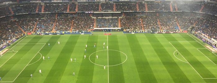 Estadio Santiago Bernabéu is one of Lugares favoritos de Omar.