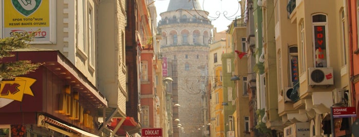 Galata Kulesi is one of Omar'ın Beğendiği Mekanlar.