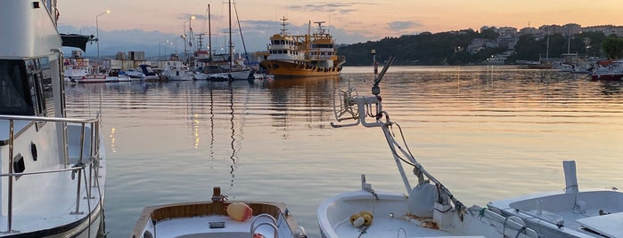 Liman Cafe & Bar is one of Gidilesi Sinop Mekanları.