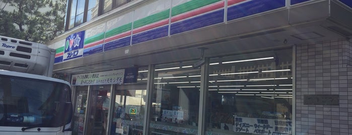 スリーエフ 逗子店 is one of 喫煙コーナー.