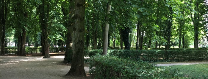 Parc Echternach is one of Lieux qui ont plu à 👓 Ze.