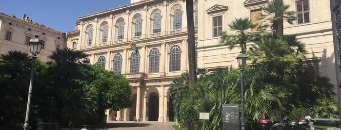 Palazzo Barberini is one of Posti che sono piaciuti a Los Viajes.