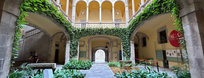 Arxiu de la Corona d'Aragó is one of Tempat yang Disukai Angels.