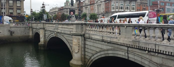 O'Connell Bridge is one of Dublin's Best! Irland = Peter's Fav's.