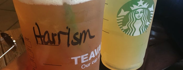Starbucks is one of Andrew'in Beğendiği Mekanlar.