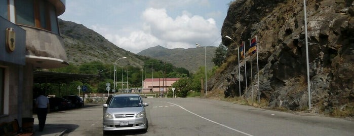 Armenia - Nagorno-Karabakh border is one of Армения.