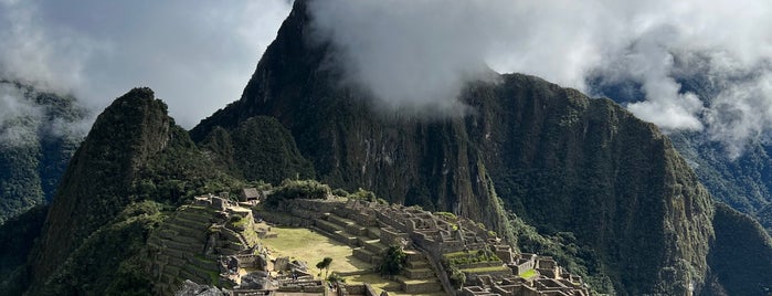 Montaña Machupicchu is one of Machu Pichu.