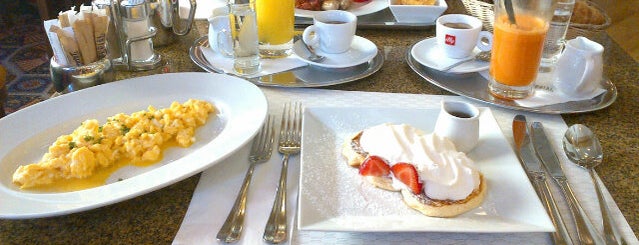Café Imperial is one of Where to...breakfast / brunch [Prg]?.
