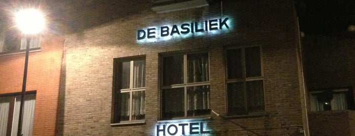 Hotel De Basiliek is one of Lugares favoritos de Elke.