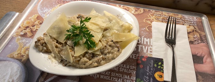 Vapiano is one of Theodoraさんのお気に入りスポット.