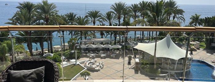 Radisson Blu Resort, Gran Canaria is one of Pedir jamón 5 jotas.