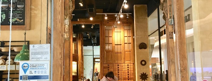 Le Pain Quotidien is one of สถานที่ที่ Andrea ถูกใจ.