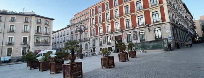 Plaza de San Martín is one of Madrid - Sitios que ver.