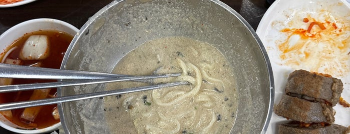 체부동잔치집 is one of 술-친구들과.