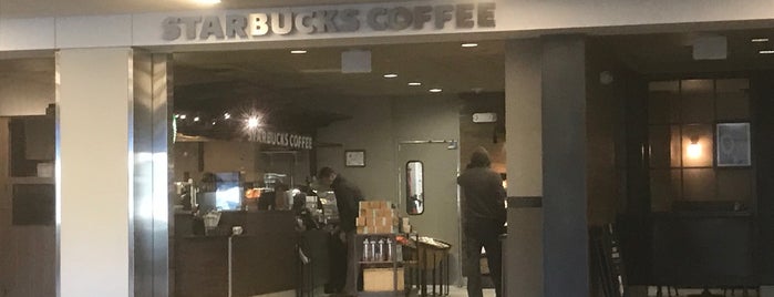Starbucks is one of Lieux qui ont plu à Scott.
