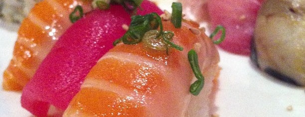 Sushi Hana is one of Locais salvos de Lizzie.