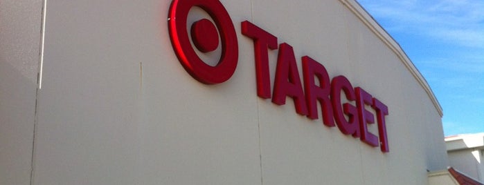 Target is one of Orte, die Charlie gefallen.
