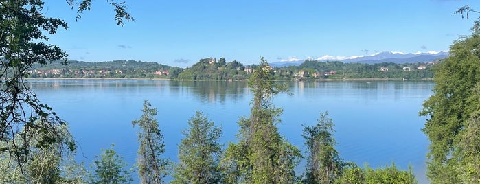 Lago di Varese is one of Locais curtidos por MilitaryMila.