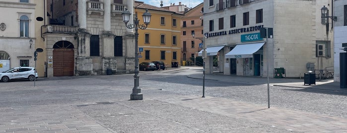 Piazza Castello is one of Vicenza.