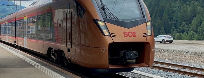 Stazione Airolo is one of Gare.