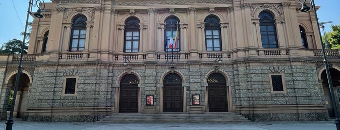 Teatro Gaetano Donizetti is one of Itinerario uno.