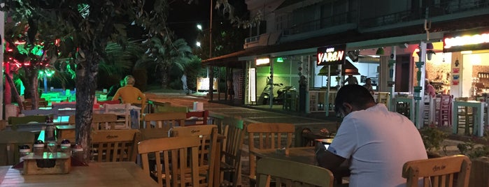 Yaren Cafe&Beach is one of Tempat yang Disukai Ulas.