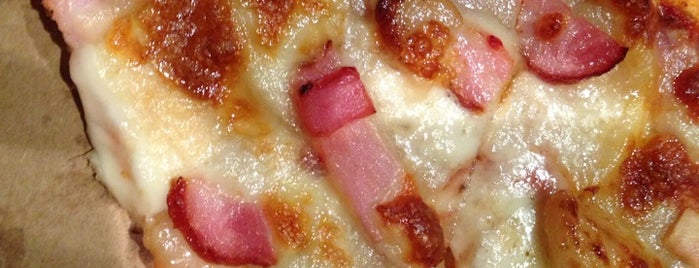 Crisp Gourmet Pizza is one of Alexさんの保存済みスポット.