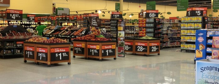 Walmart Neighborhood Market is one of Justin : понравившиеся места.