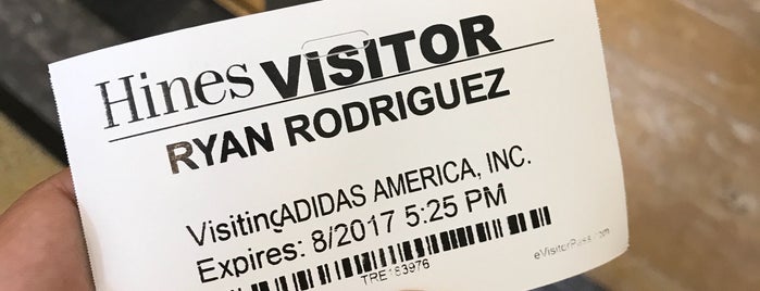 adidas Fashion Group HQ [NYC] is one of Lojas.