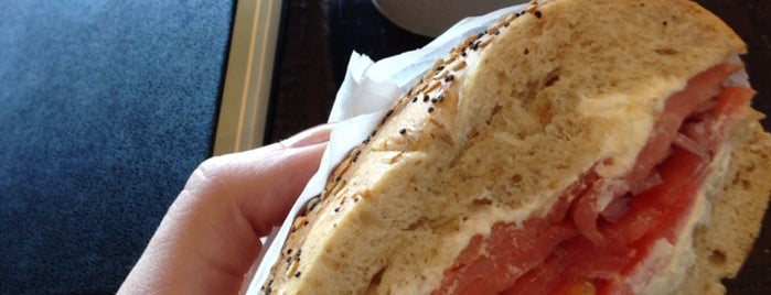 Union Bagels is one of Lugares favoritos de Lisa.
