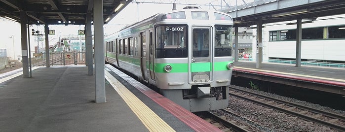 Teine Station (S07) is one of JR北海道 札幌・函館近郊路線.